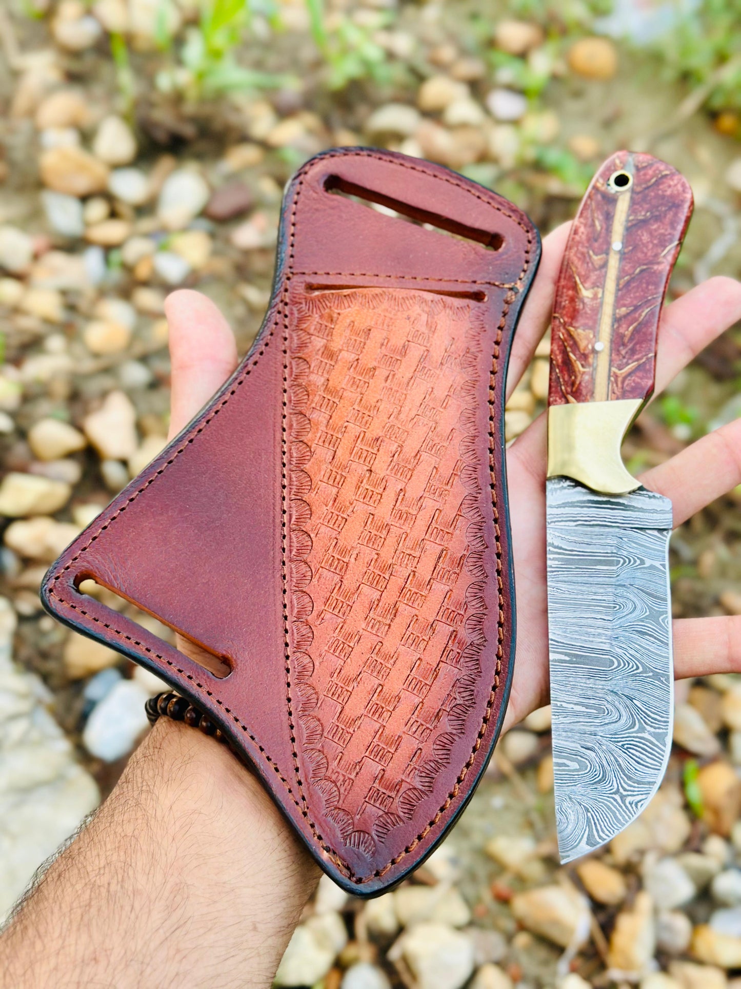 Cowboy Knife with Sheath – 7" Damascus Steel Blade, Pinecone Resin Handle