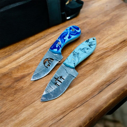 Cowboy Knives – Damascus Steel Blades with Blue Epoxy Resin Handles | Praying Man & Horse, Christ Cross Design | Western Belt Knife for Men – KNIVESHQ