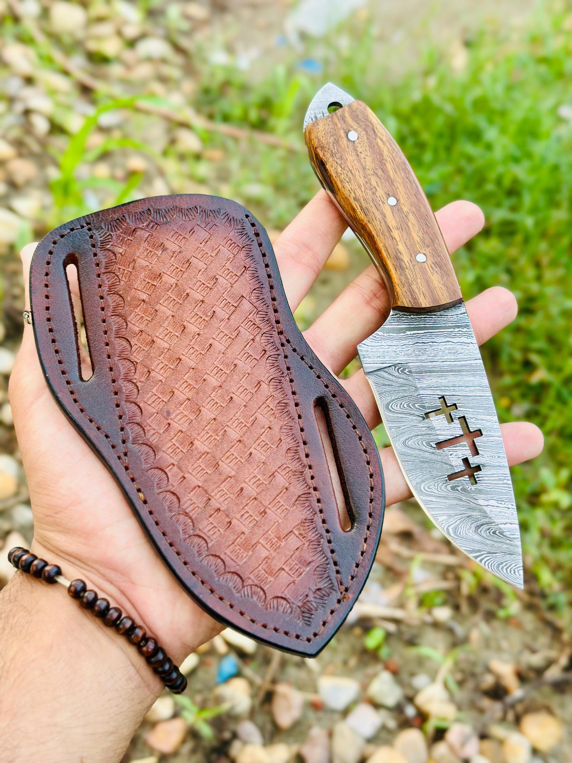 Belt with a Knife – 8" Damascus Steel Blade, Wirecut design & Rosewood Handle