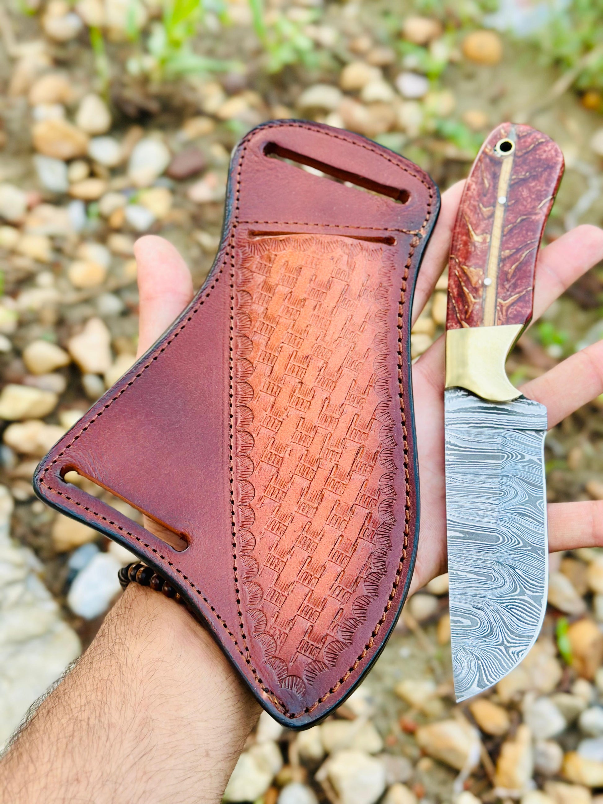 Cowboy Knife with Sheath – 7" Damascus Steel Blade, Pinecone Resin Handle