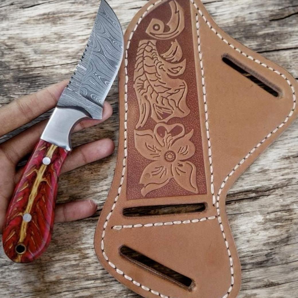 Cowboy Knife – Damascus Blade, Pinecone Handle & Cross Draw Sheath